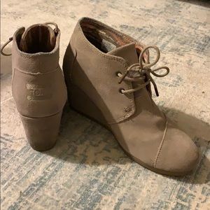 Toms Dessert Boots, size 8